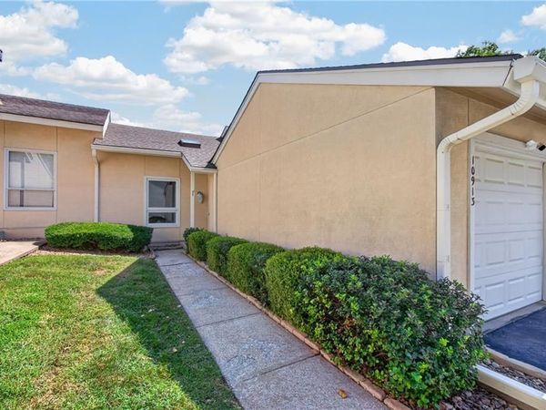 10913 Rosehill Road, Overland Park, KS 66210