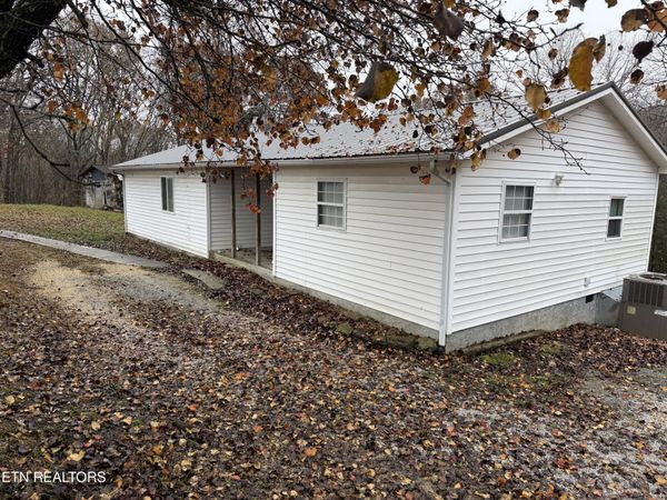 152 Country Way Drive, LaFollette, TN 37766