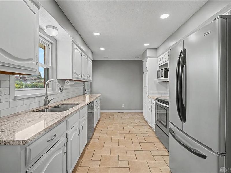 1017 Wenbrook Drive, Kettering, OH 45429 Photo 14