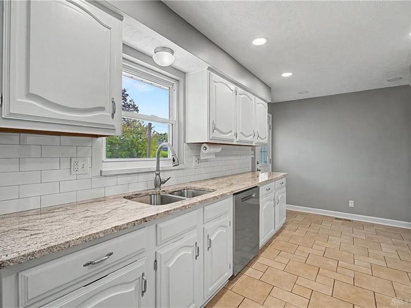 1017 Wenbrook Drive, Kettering, OH 45429 Photo 15