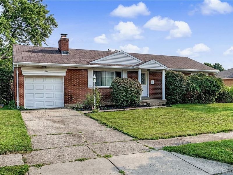 1017 Wenbrook Drive, Kettering, OH 45429 Photo 2