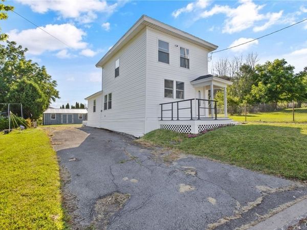 121 W 9th Street , Oswego, NY 13126