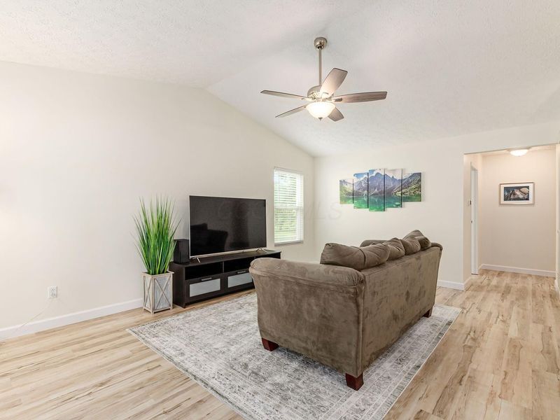 3188 Eppleworth Drive, Dublin, OH 43017 Photo 4