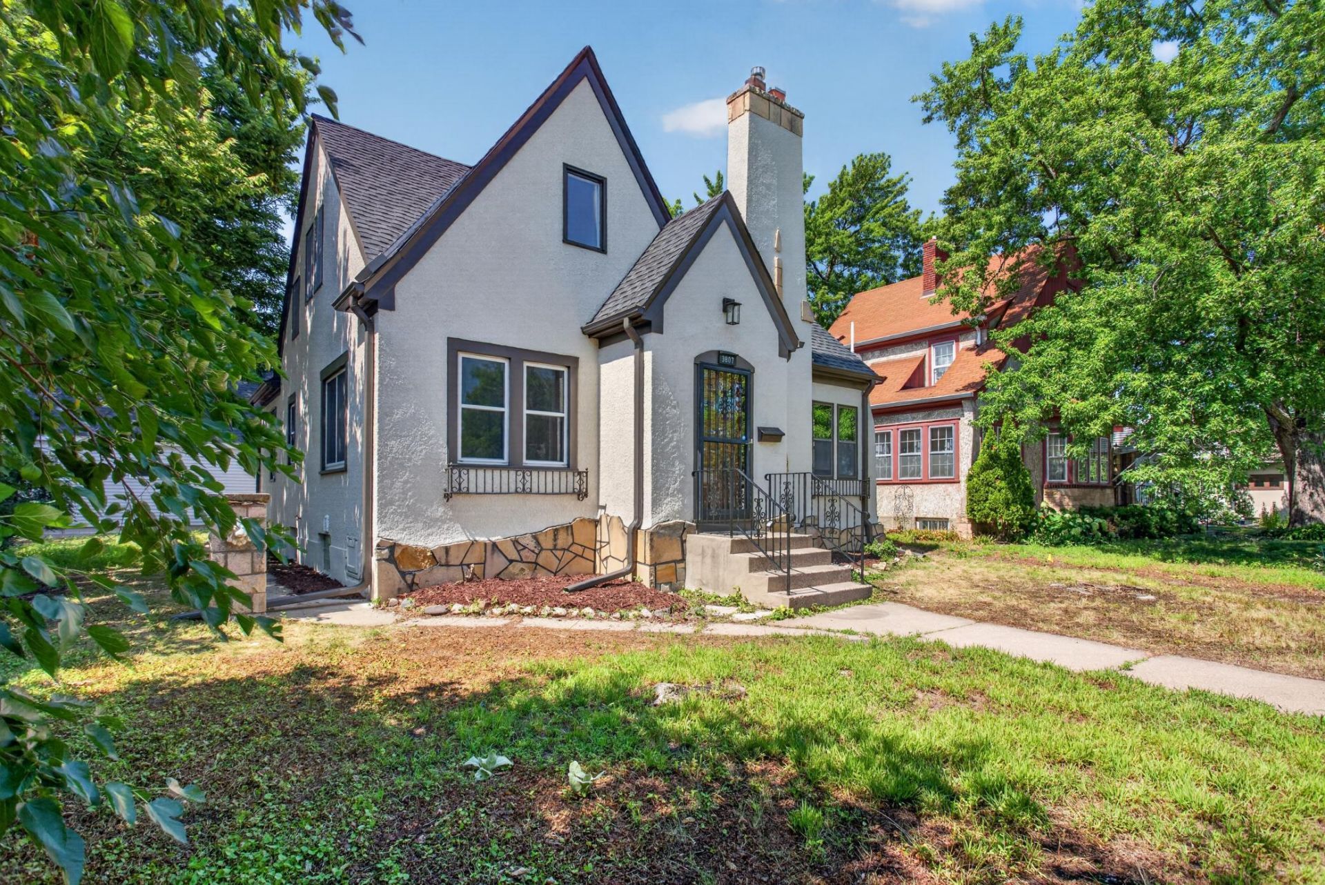 3807 Hubbard Avenue N, Robbinsdale, MN 55422 Main Photo