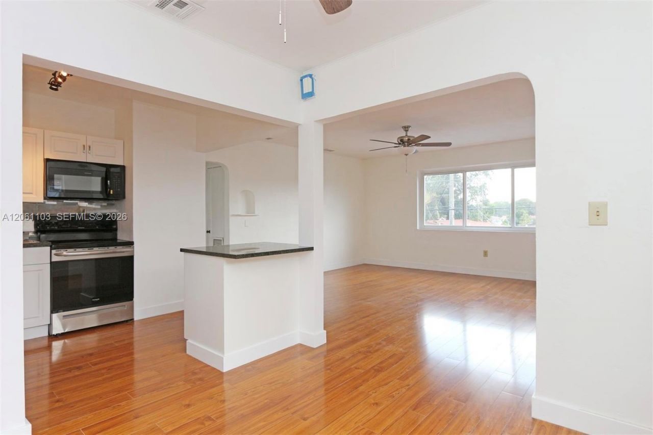 1971 SW 17th Ct , Unit B, Miami, FL 33145 Photo