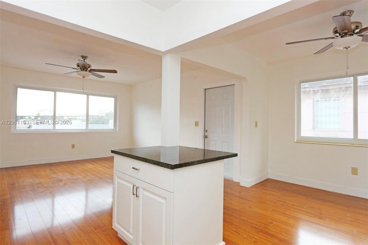 1971 SW 17th Ct , Unit B, Miami, FL 33145 Photo