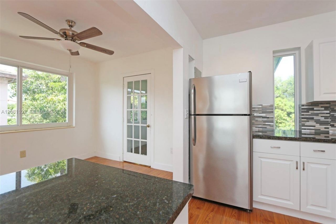 1971 SW 17th Ct , Unit B, Miami, FL 33145 Photo