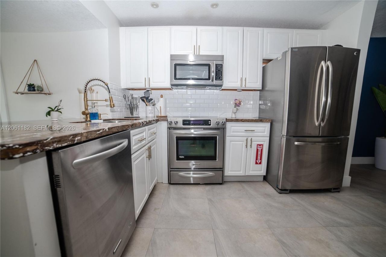 1725 SW 30th St , Fort Lauderdale, FL 33315 Photo