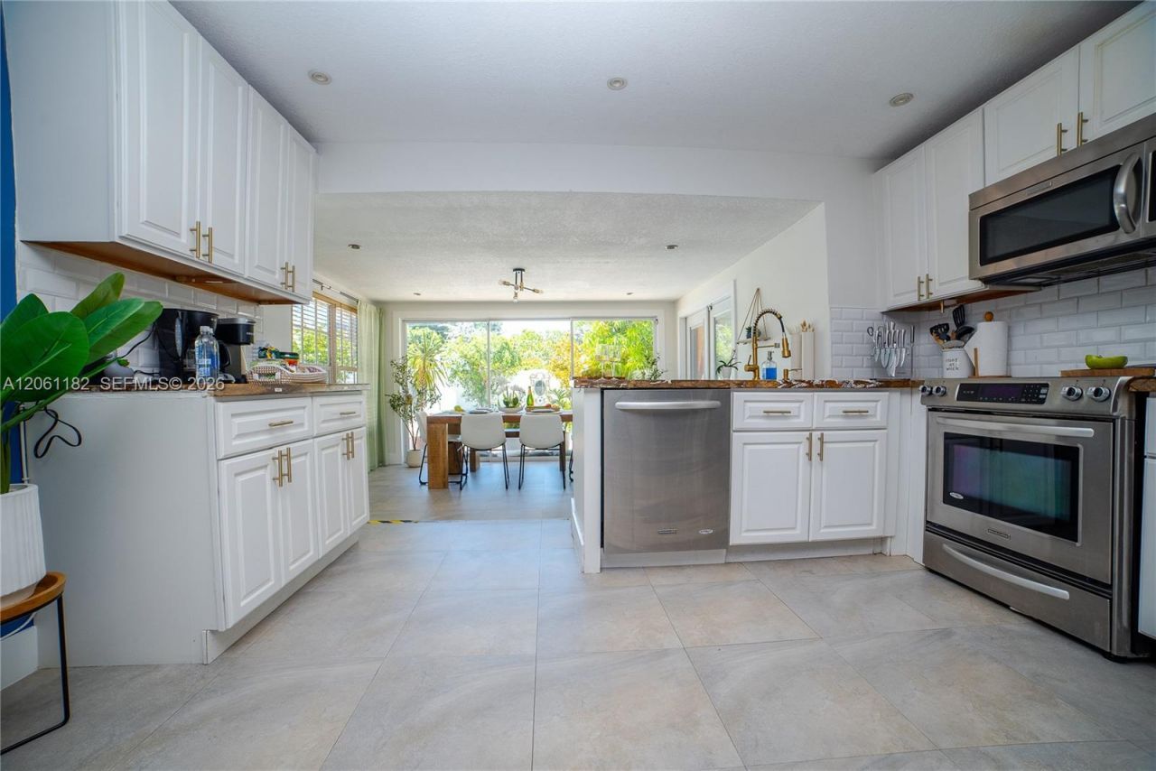1725 SW 30th St , Fort Lauderdale, FL 33315 Photo