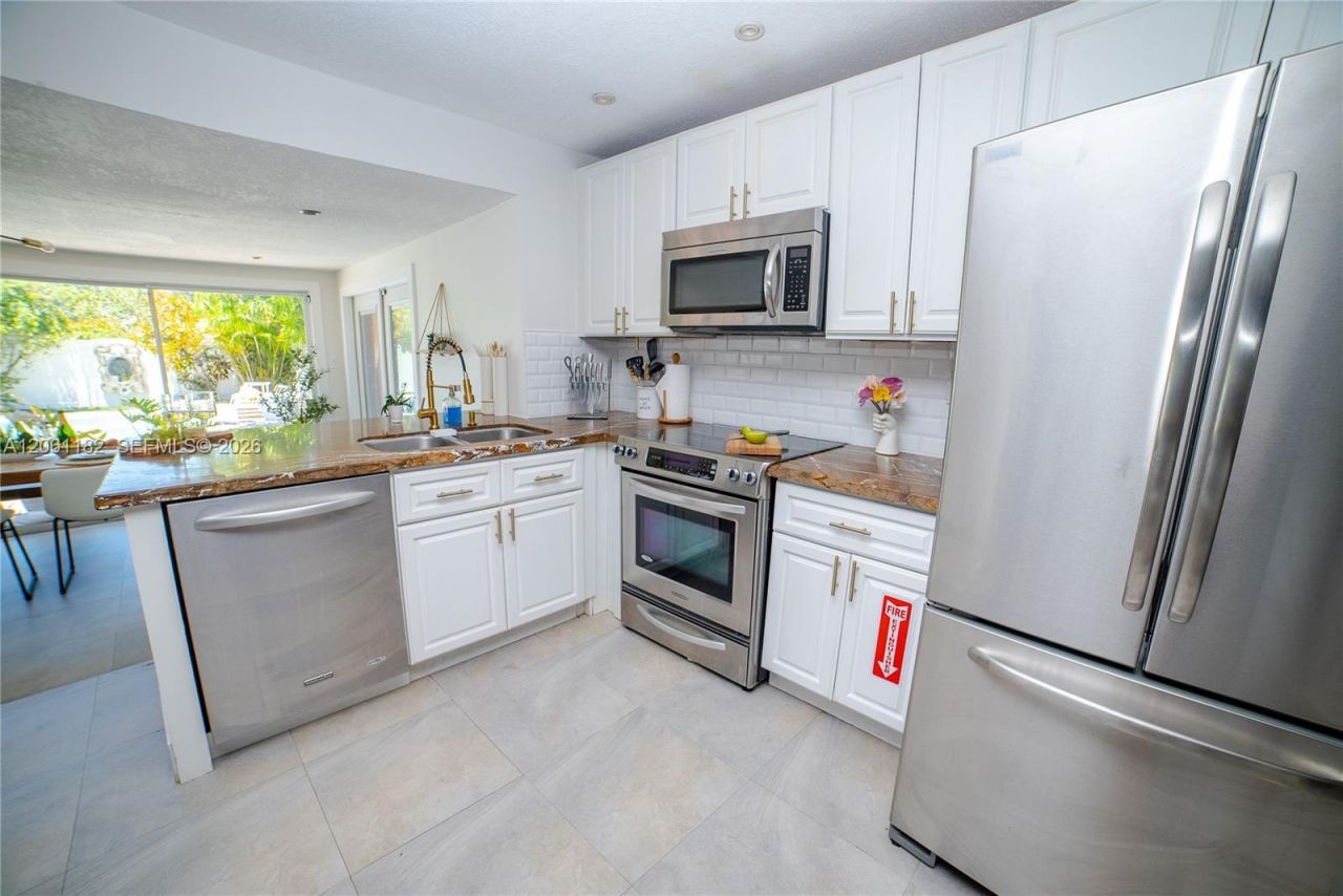 1725 SW 30th St , Fort Lauderdale, FL 33315 Photo
