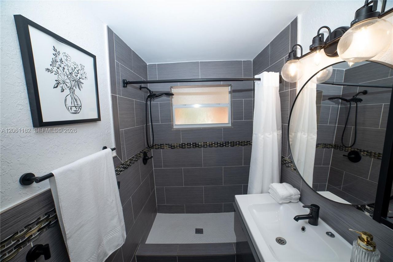 1725 SW 30th St , Fort Lauderdale, FL 33315 Photo