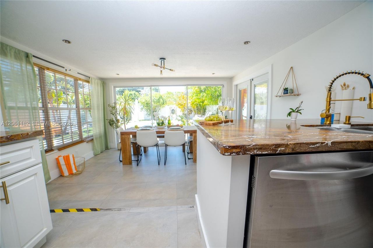 1725 SW 30th St , Fort Lauderdale, FL 33315 Photo