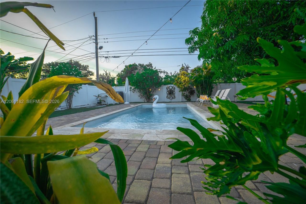 1725 SW 30th St , Fort Lauderdale, FL 33315 Photo