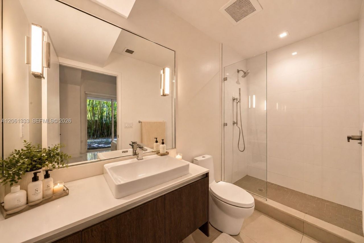 455 NE 39th St , Unit 111, Miami, FL 33137 Photo