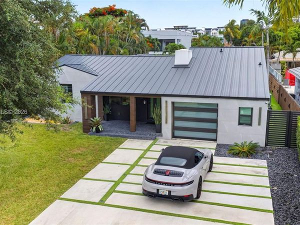 545 NE 9th Ave , Fort Lauderdale, FL 33301