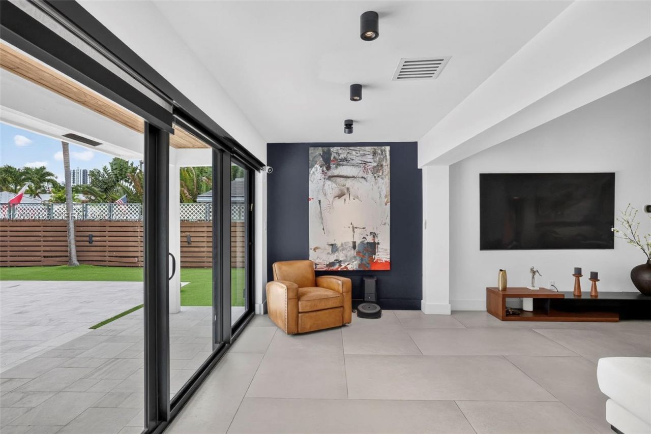 545 NE 9th Ave, Fort Lauderdale, FL 33301 Photo