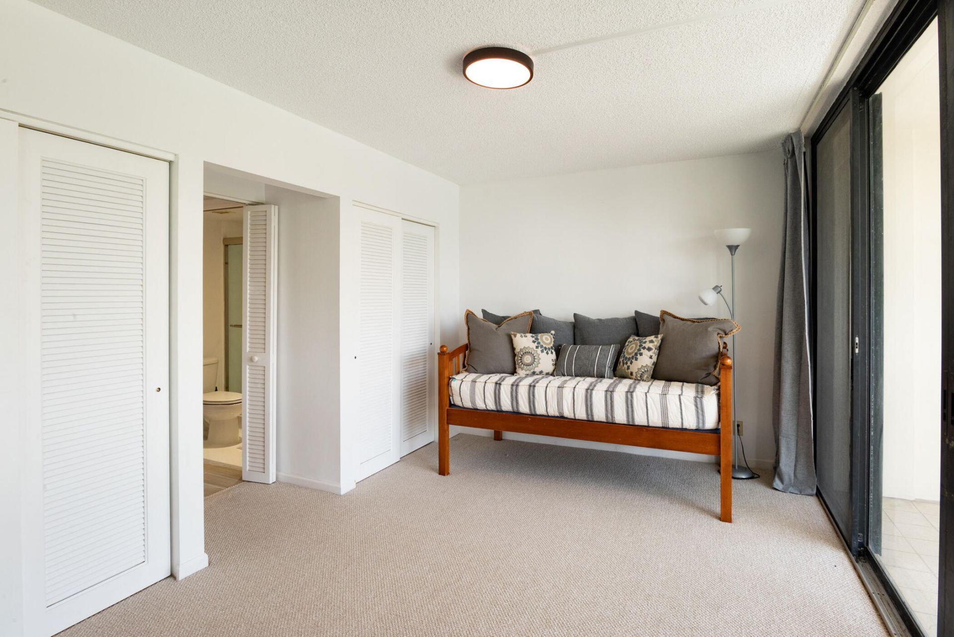 2400 Presidential Way, Unit 302, West Palm Beach, FL 33401 Photo
