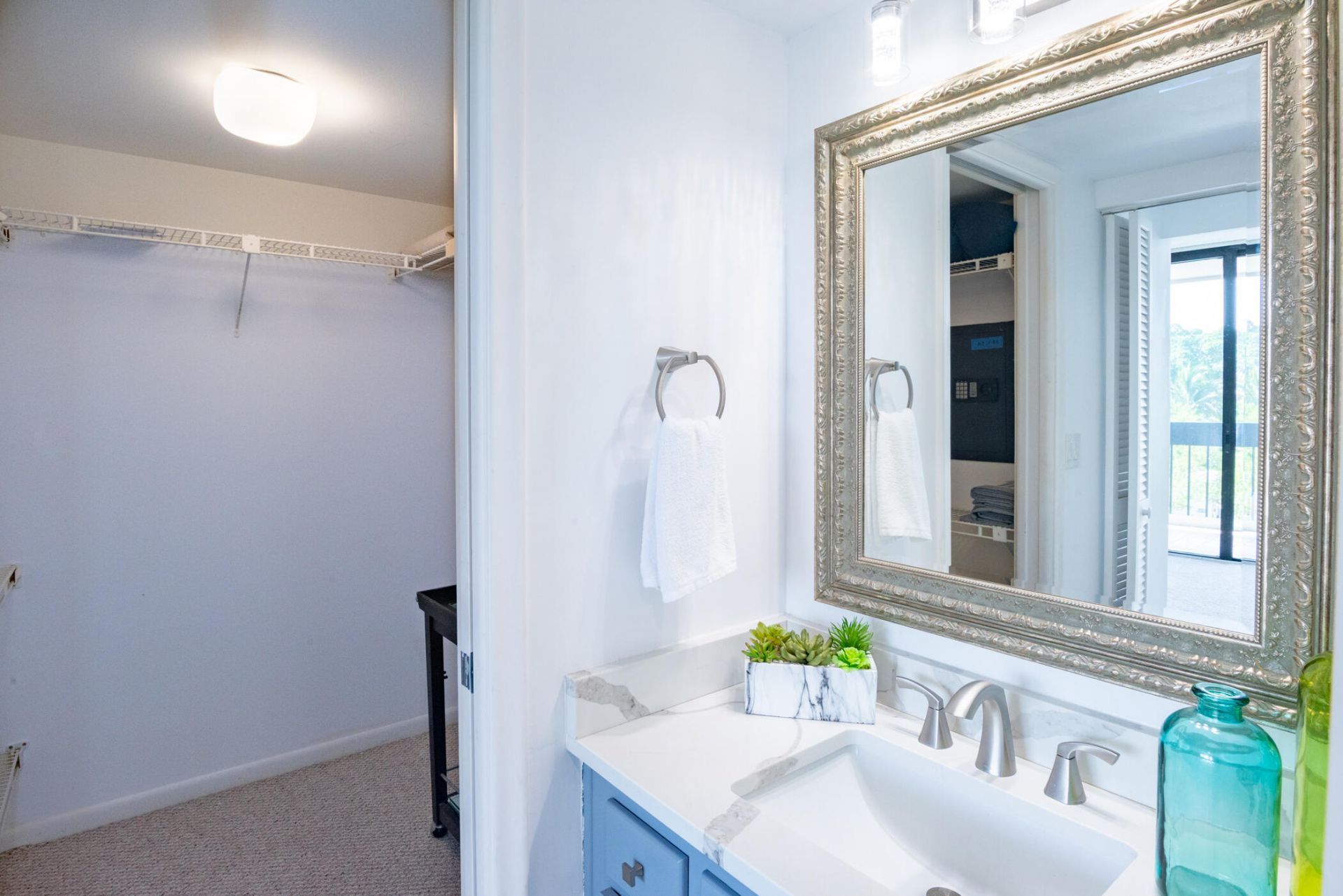 2400 Presidential Way, Unit 302, West Palm Beach, FL 33401 Photo