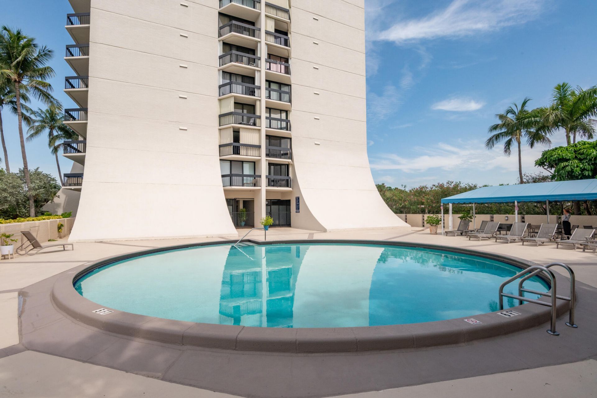 2400 Presidential Way, Unit 302, West Palm Beach, FL 33401 Photo