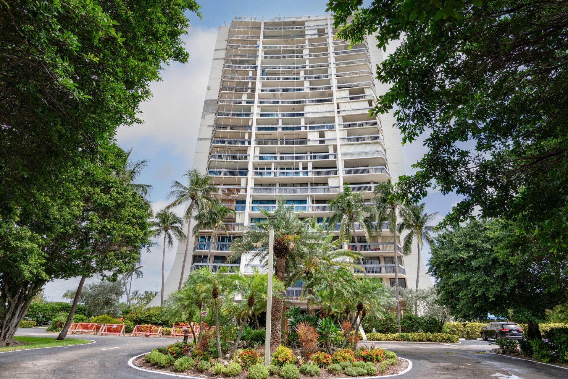 2400 Presidential Way, Unit 302, West Palm Beach, FL 33401 Photo