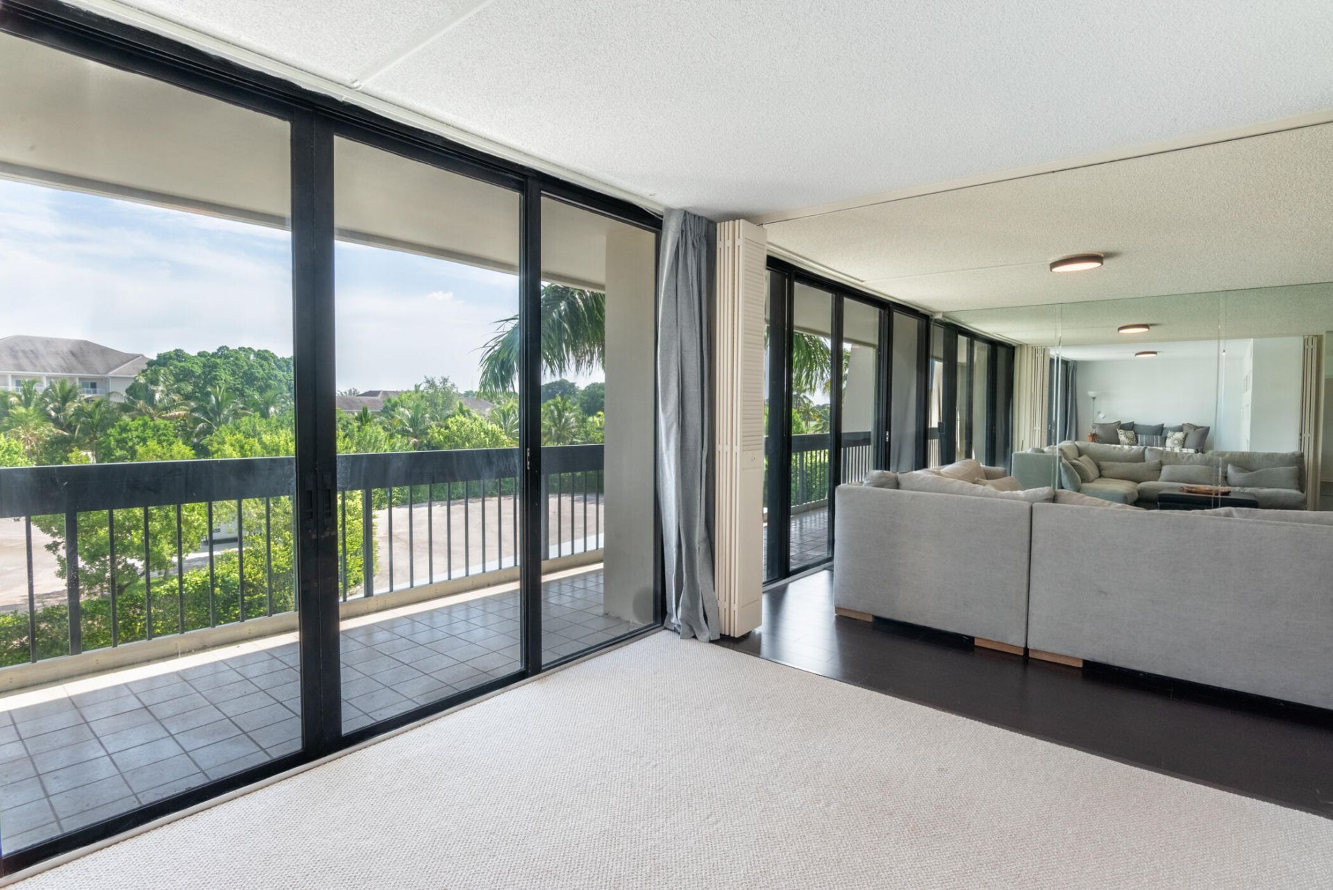 2400 Presidential Way, Unit 302, West Palm Beach, FL 33401 Photo