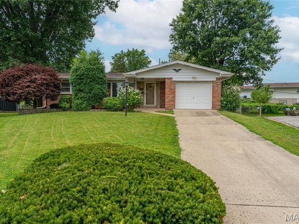 454 Lambeth Lane , St Louis, MO 63125