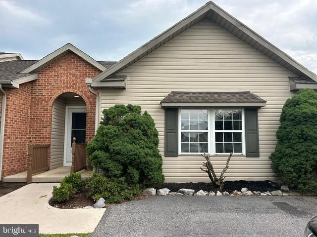 11470 NICOLE DRIVE, GREENCASTLE, PA 17225