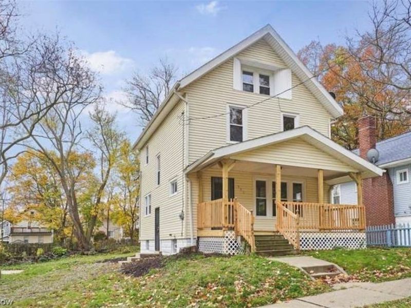 692 Blanche Street , Akron, OH 44307 Photo 2