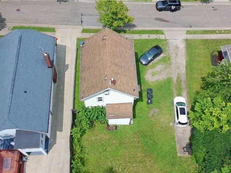 692 Blanche Street , Akron, OH 44307 Photo 8
