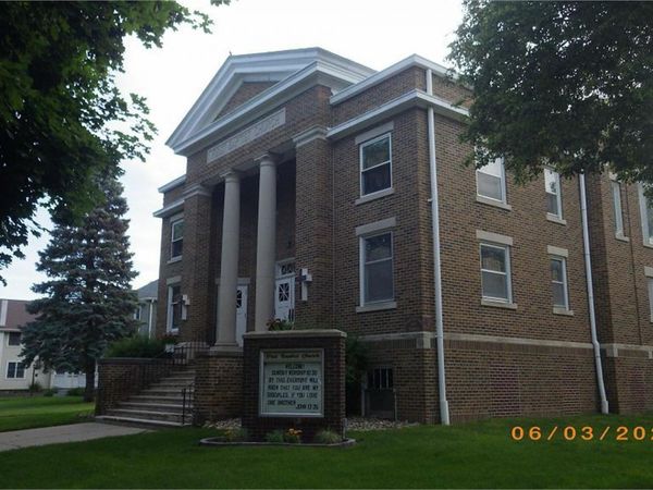 401 LAKE AVE, Storm Lake, IA 50588