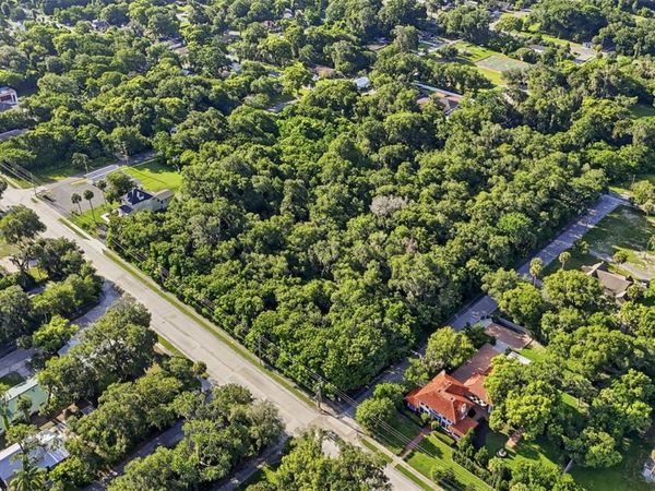 E NEW YORK AVENUE , DELAND, FL 32724