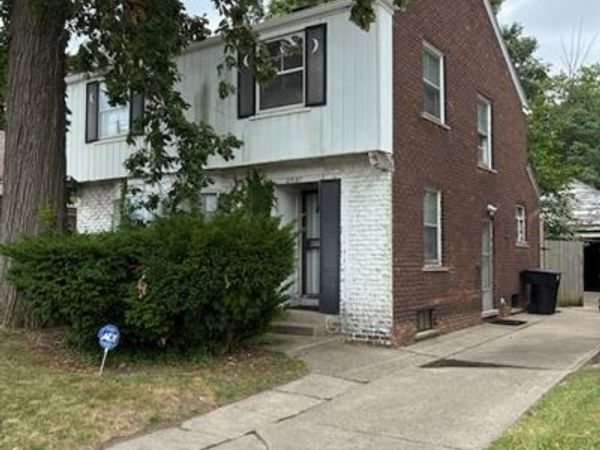 2597 W 8 Mile Road , Detroit, MI 48221