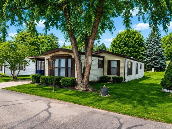 2663 Chickadee Street , Rochester Hills, MI 48309