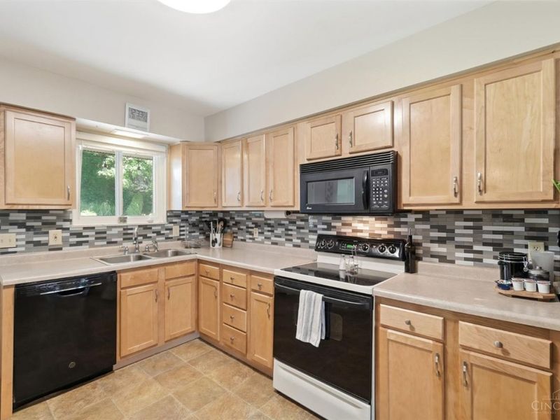 296 Beechridge Drive, Springfield Twp., OH 45216 Photo 14