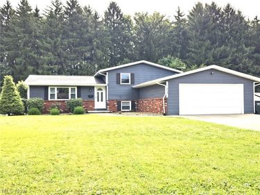 415 31st Street SW, Barberton, OH 44203