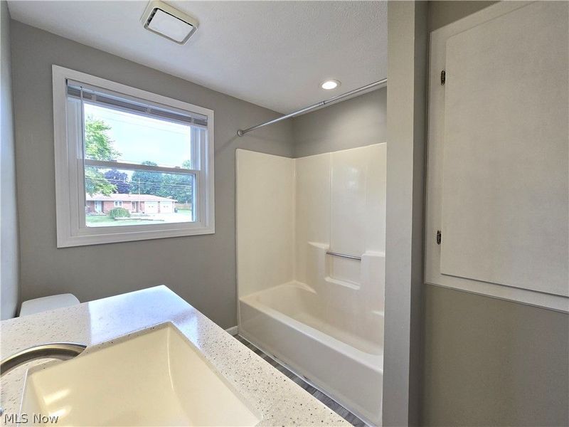 415 31st Street SW, Barberton, OH 44203 Photo 17