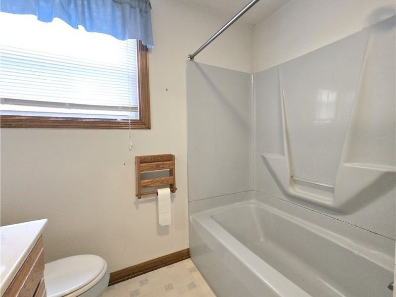 415 31st Street SW, Barberton, OH 44203 Photo 32