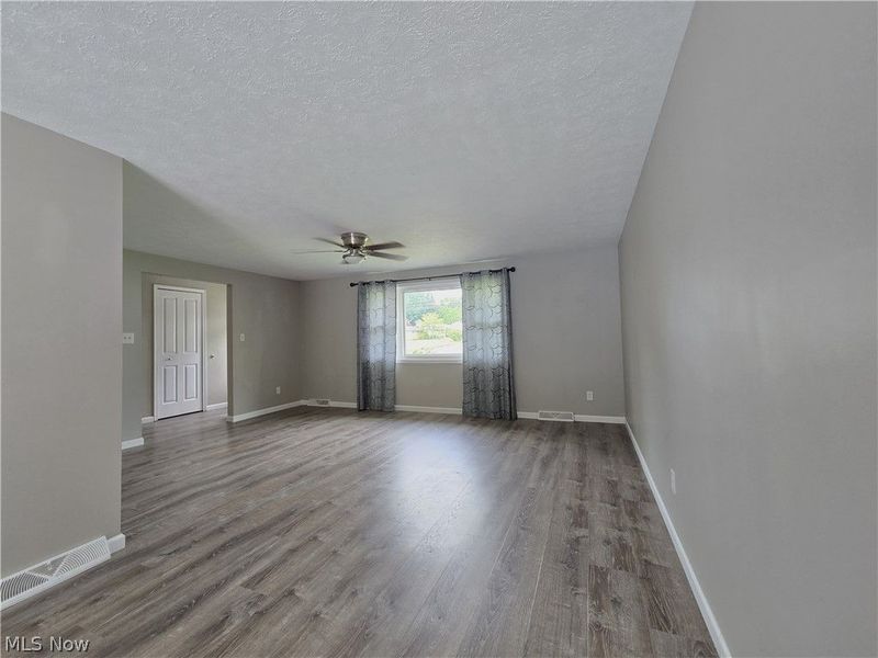 415 31st Street SW, Barberton, OH 44203 Photo 4