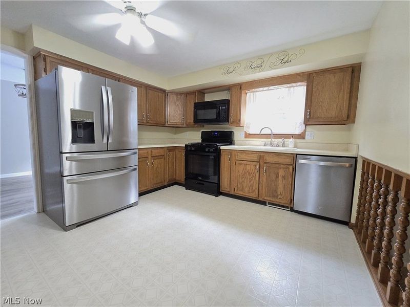 415 31st Street SW, Barberton, OH 44203 Photo 7