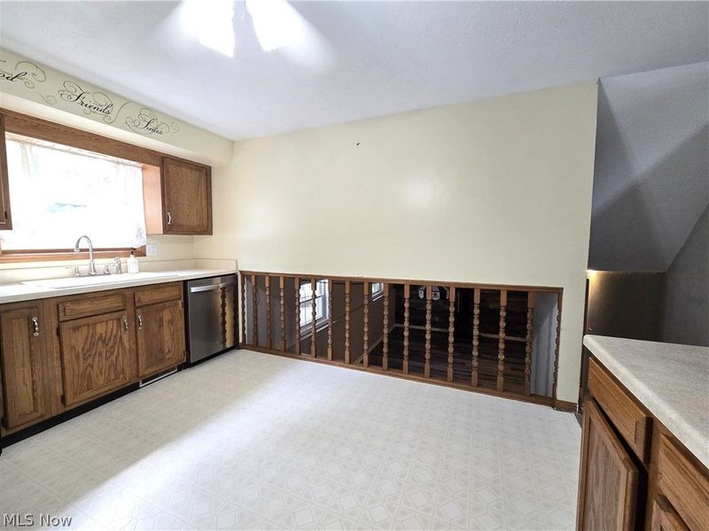 415 31st Street SW, Barberton, OH 44203 Photo 8