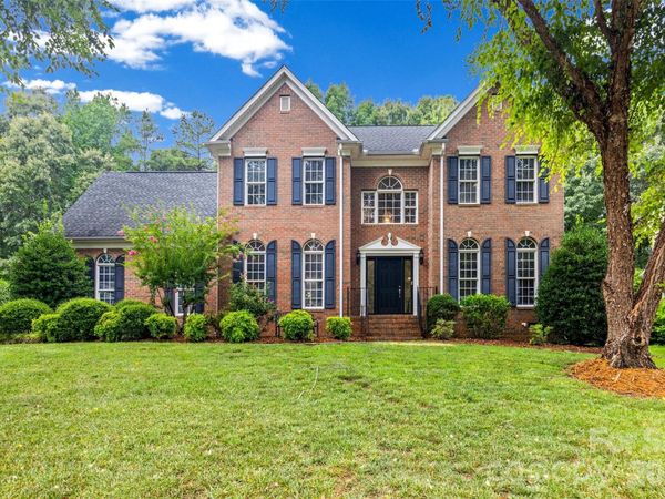 7015 Olde Sycamore Drive, Charlotte, NC 28227