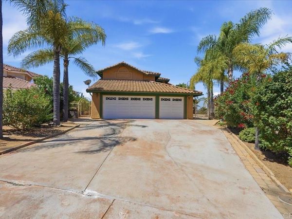 842 Porter Way, Fallbrook, CA 92028
