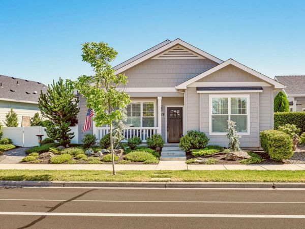 1529 N Haskell Street, Central Point, OR 97502