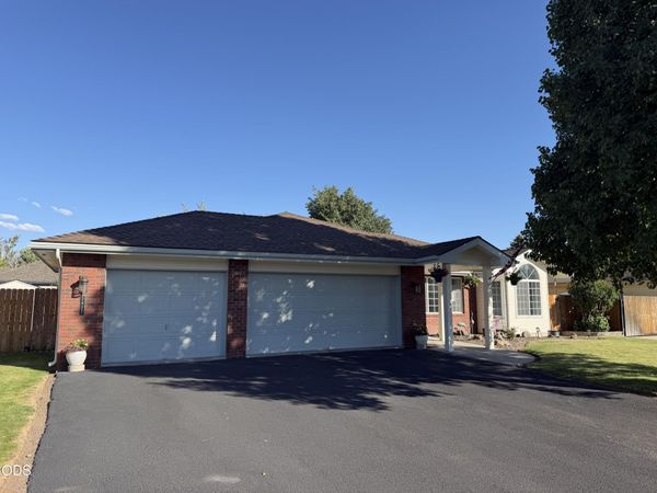 3927 Valinda Way, Klamath Falls, OR 97603