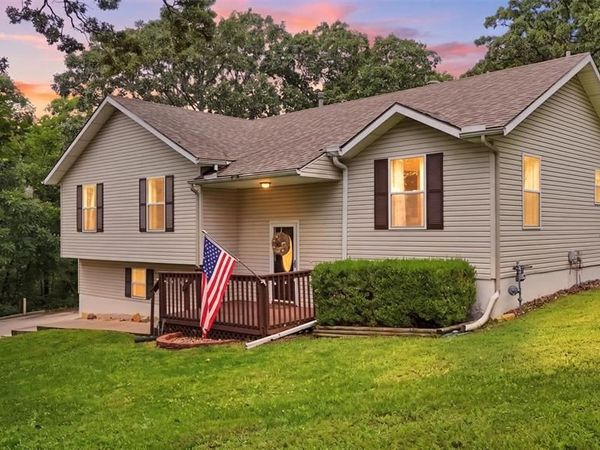 601 SE 125th St, Warrensburg, MO 64093