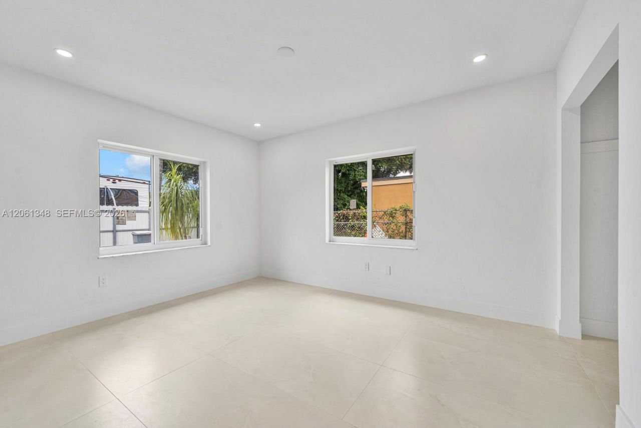16100 NW 28th Ct, Miami Gardens, FL 33054 Photo