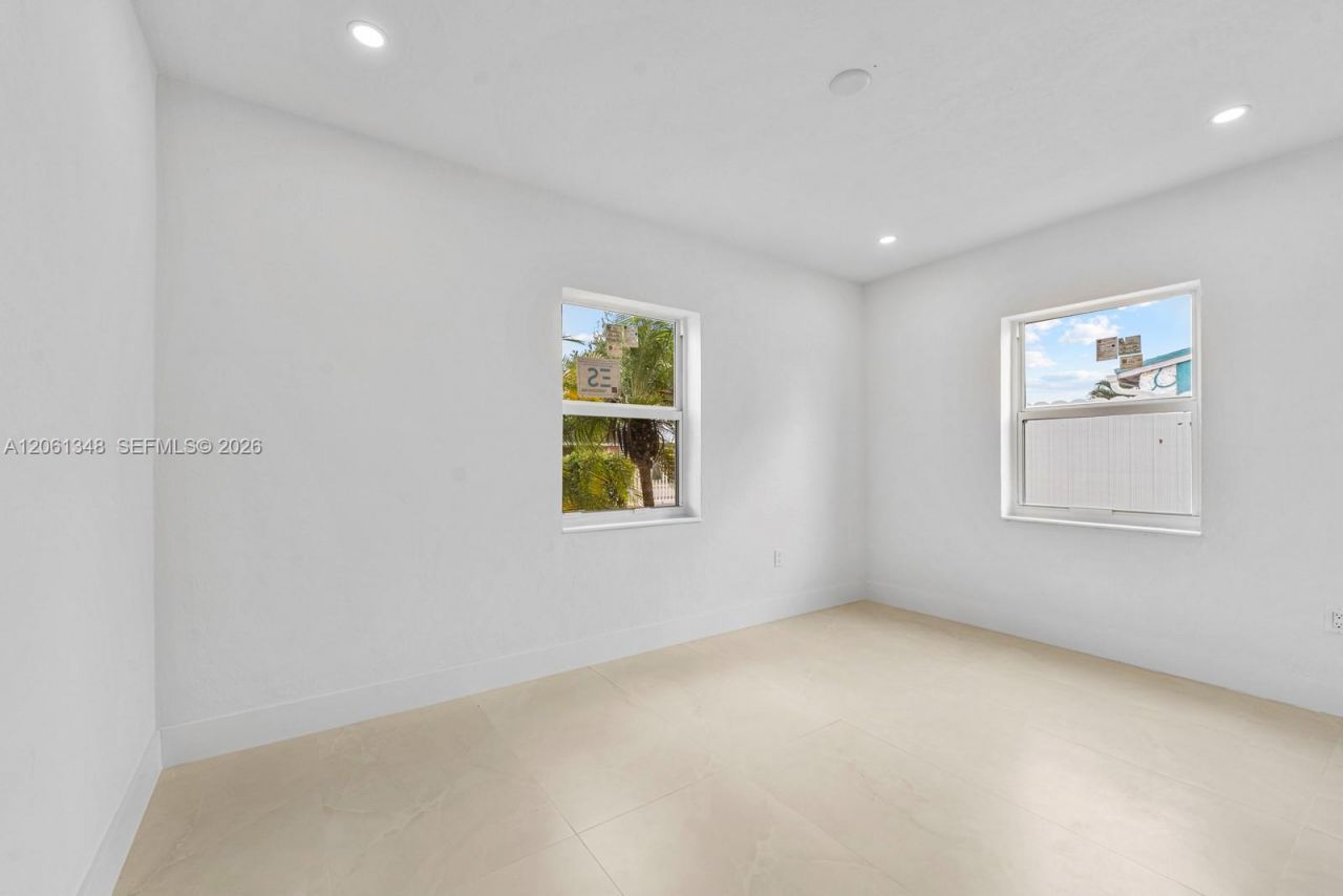 16100 NW 28th Ct, Miami Gardens, FL 33054 Photo