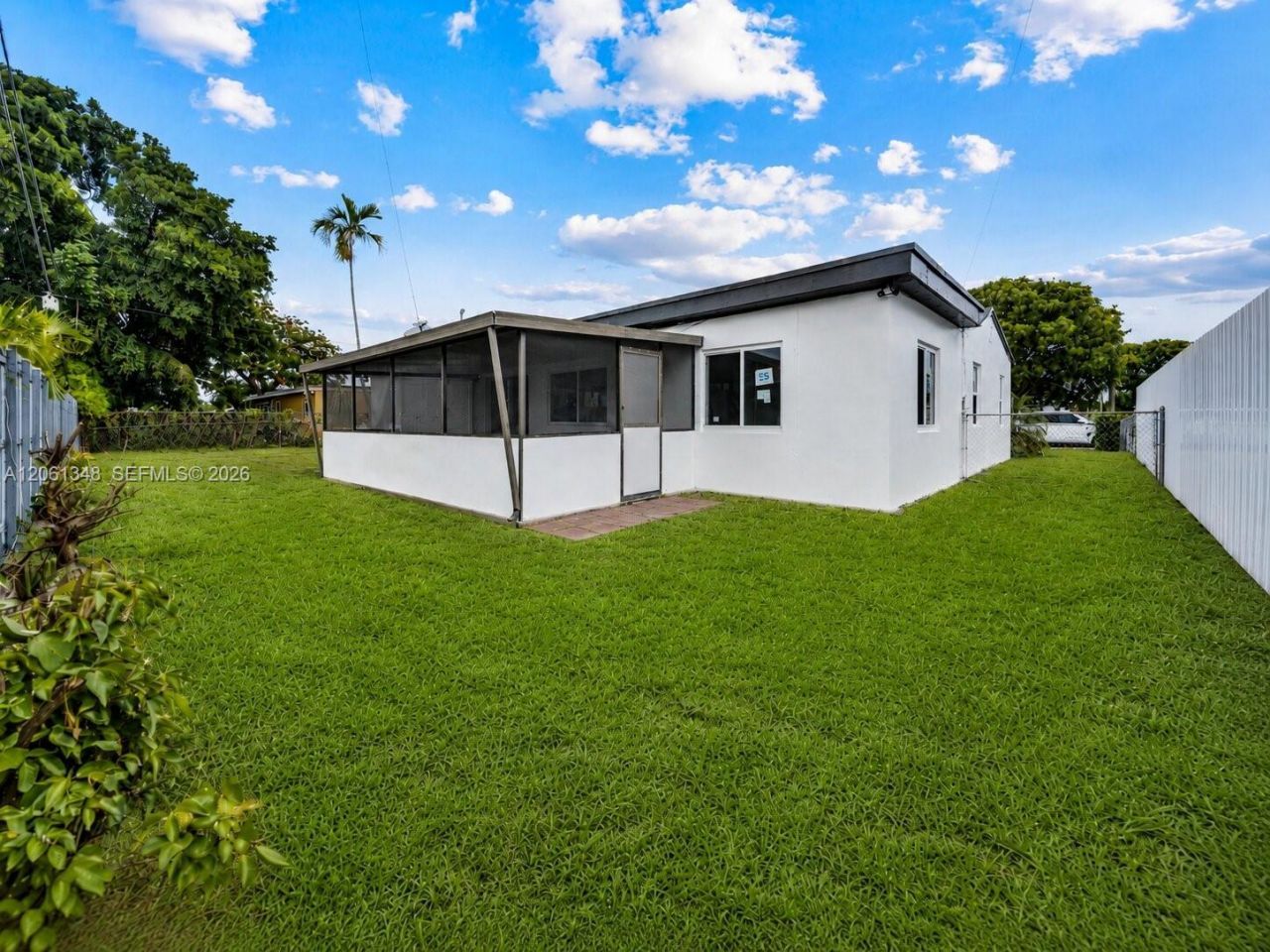 16100 NW 28th Ct, Miami Gardens, FL 33054 Photo
