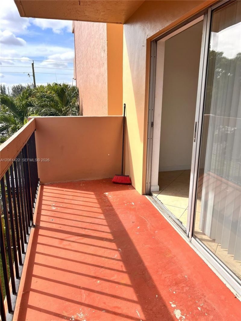 401 NW 72nd Ave , Unit 304B, Miami, FL 33126 Photo