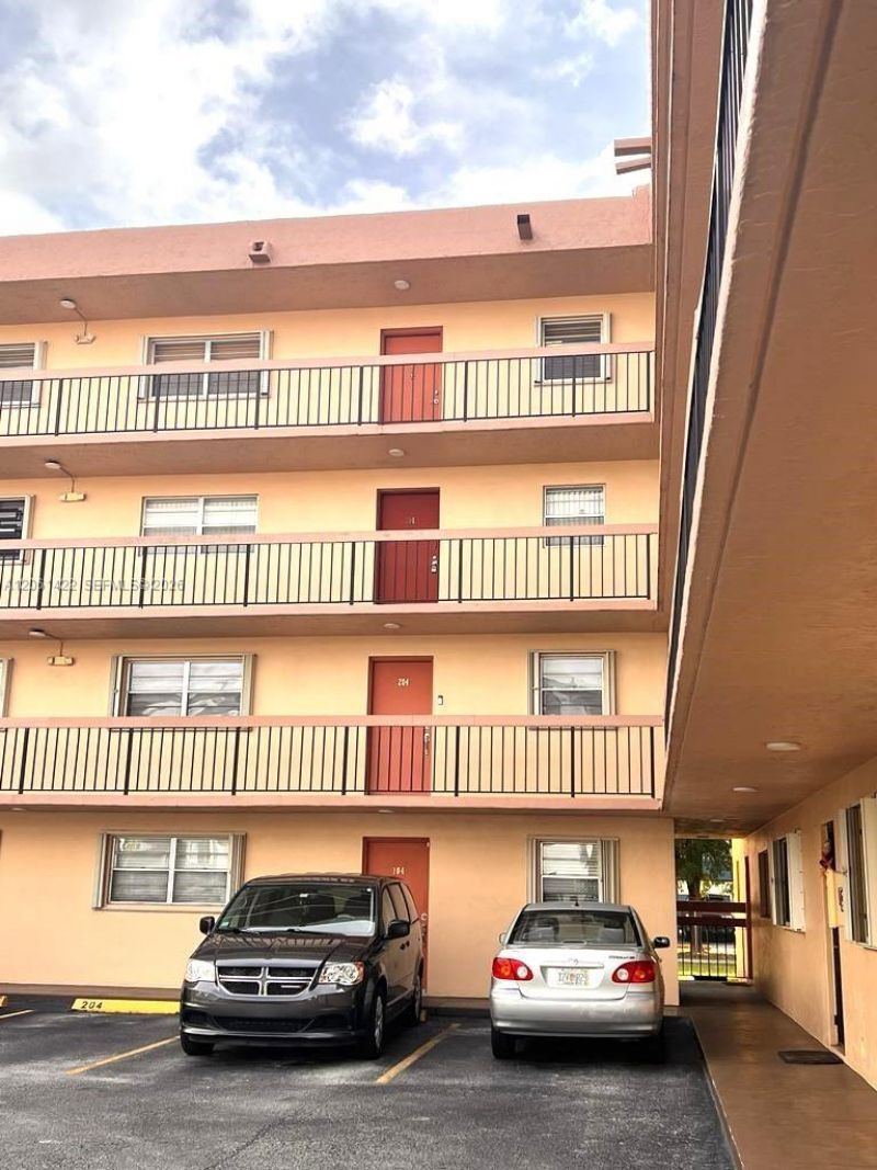 401 NW 72nd Ave , Unit 304B, Miami, FL 33126 Photo